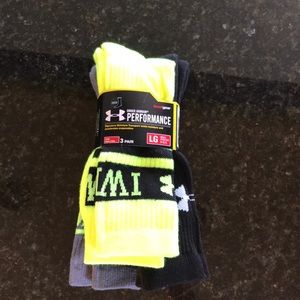 3 pairs of LG Under Armour Performance socks!